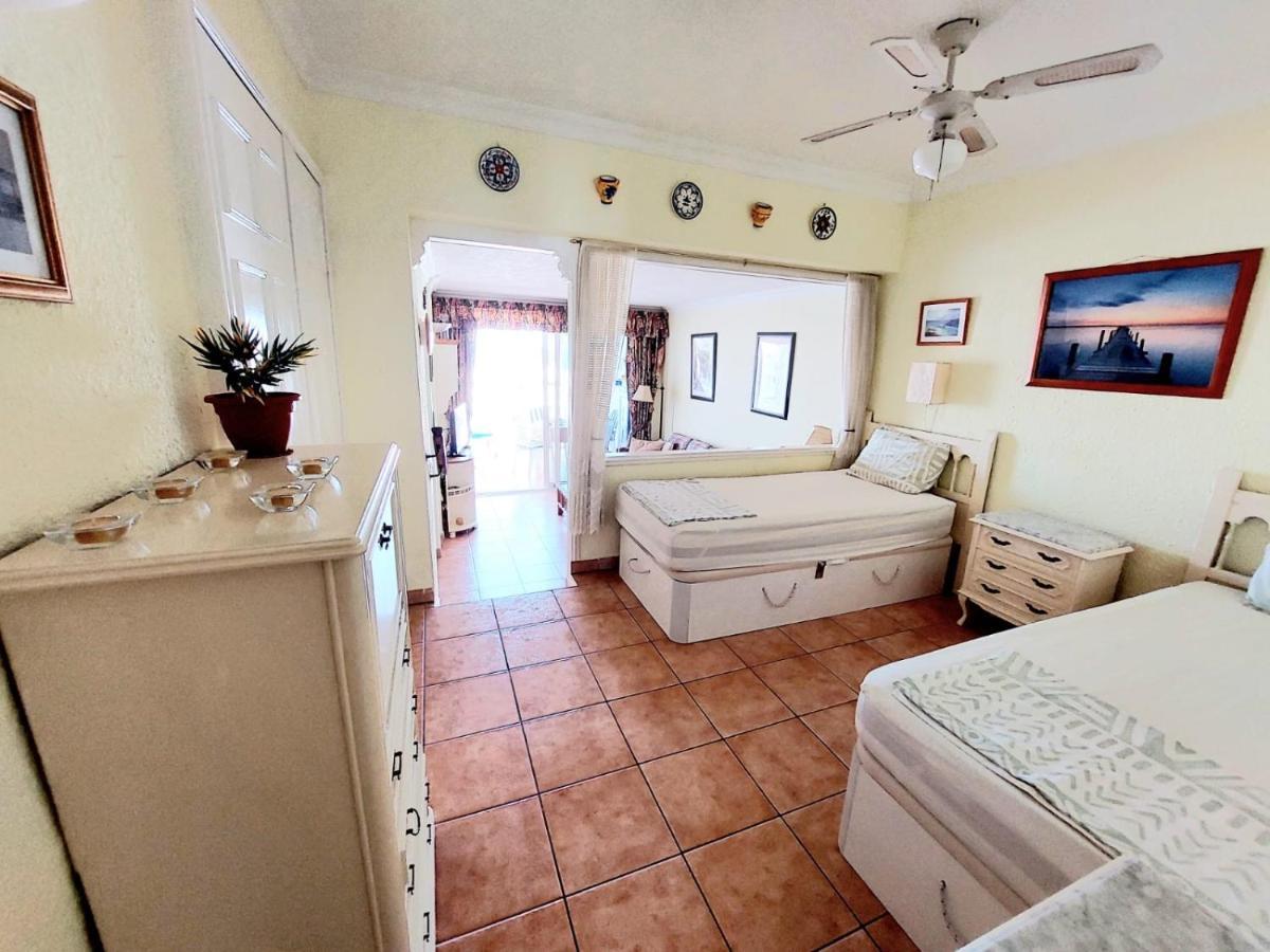 First Line Villa Floor Studio Apartment With Amazing Sea View Air Conditioned Just 50M From The Beach Costa Adeje  Eksteriør billede