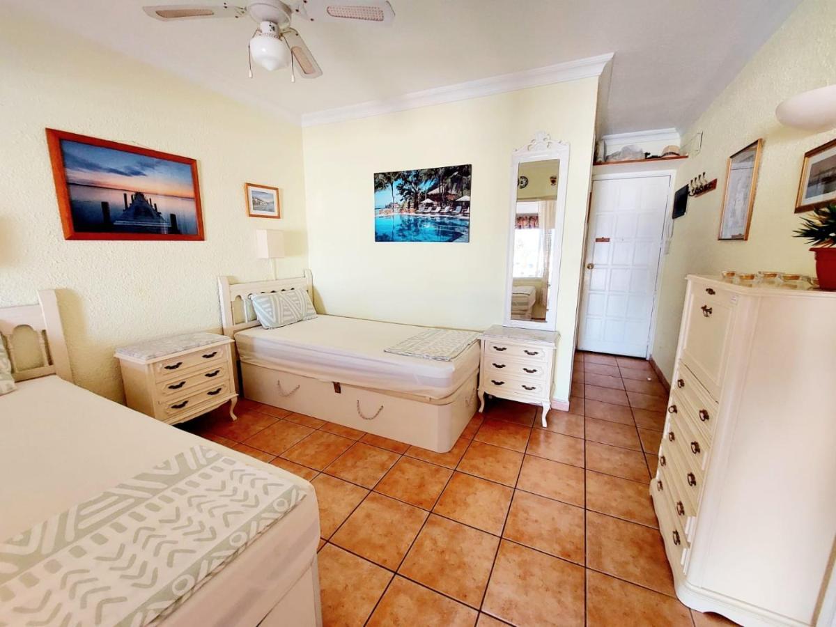 First Line Villa Floor Studio Apartment With Amazing Sea View Air Conditioned Just 50M From The Beach Costa Adeje  Eksteriør billede