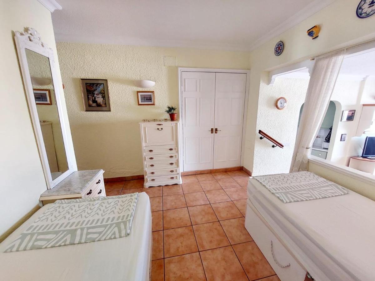 First Line Villa Floor Studio Apartment With Amazing Sea View Air Conditioned Just 50M From The Beach Costa Adeje  Eksteriør billede