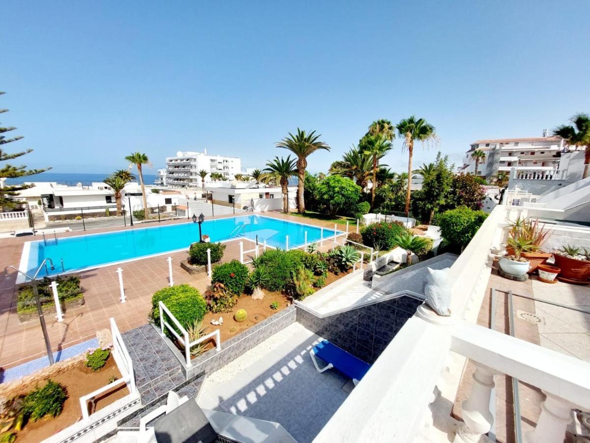 First Line Villa Floor Studio Apartment With Amazing Sea View Air Conditioned Just 50M From The Beach Costa Adeje  Eksteriør billede