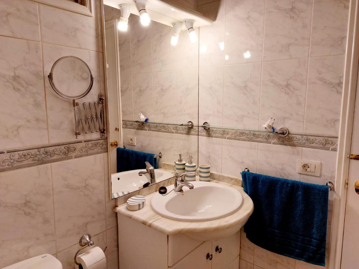 First Line Villa Floor Studio Apartment With Amazing Sea View Air Conditioned Just 50M From The Beach Costa Adeje  Eksteriør billede