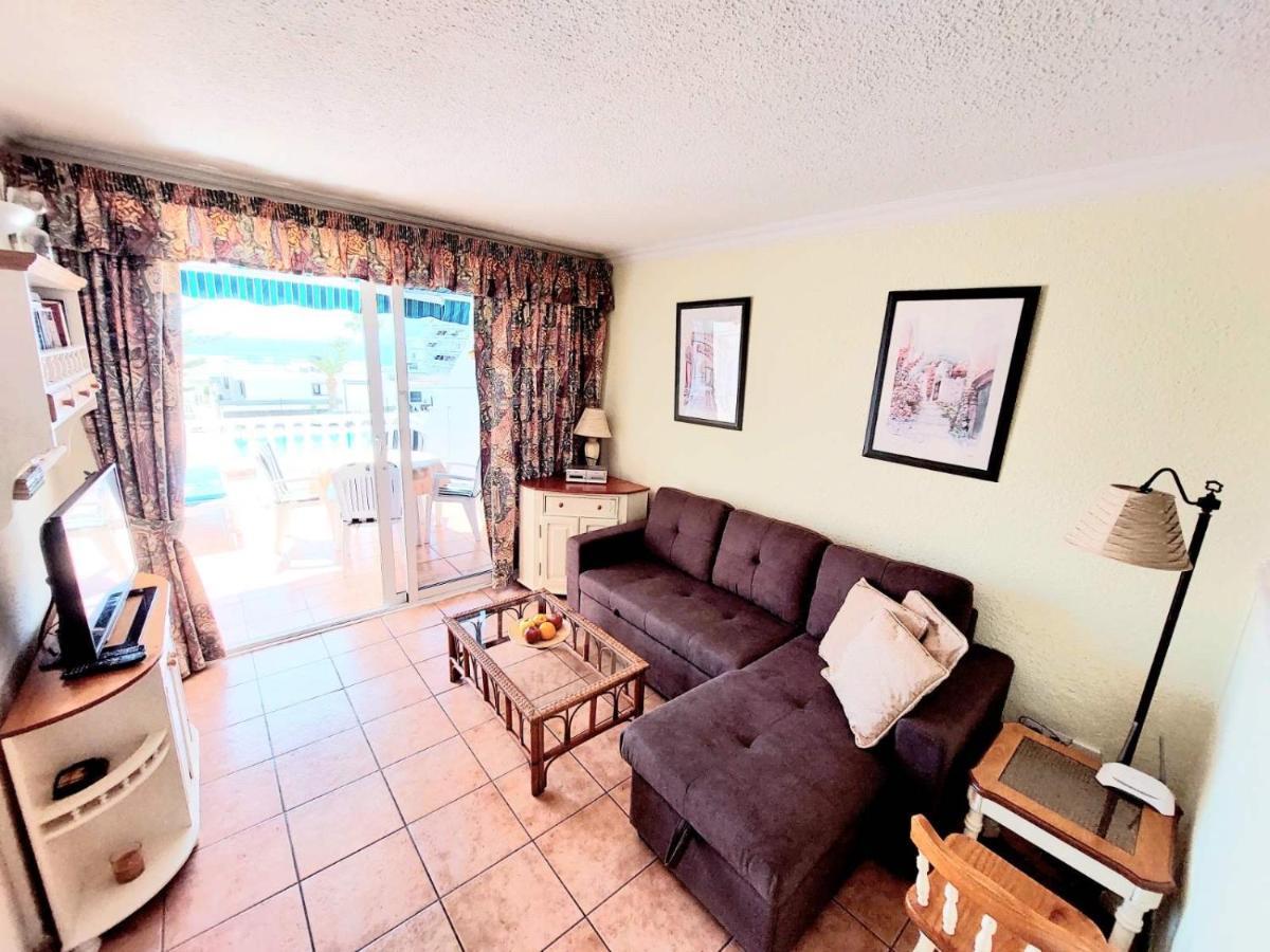 First Line Villa Floor Studio Apartment With Amazing Sea View Air Conditioned Just 50M From The Beach Costa Adeje  Eksteriør billede