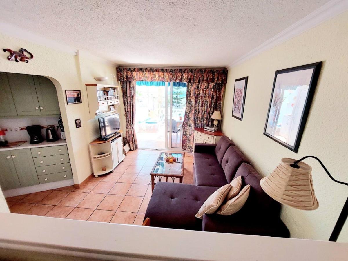 First Line Villa Floor Studio Apartment With Amazing Sea View Air Conditioned Just 50M From The Beach Costa Adeje  Eksteriør billede