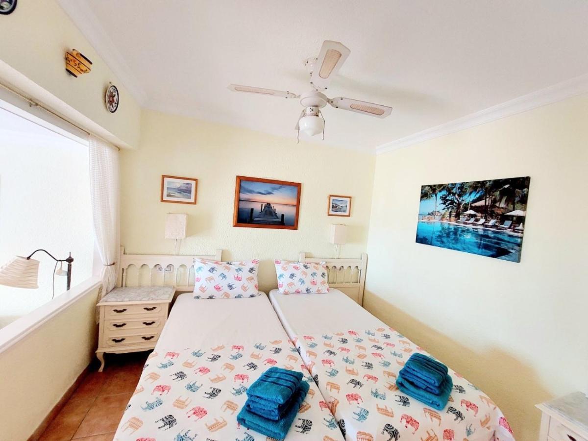 First Line Villa Floor Studio Apartment With Amazing Sea View Air Conditioned Just 50M From The Beach Costa Adeje  Eksteriør billede